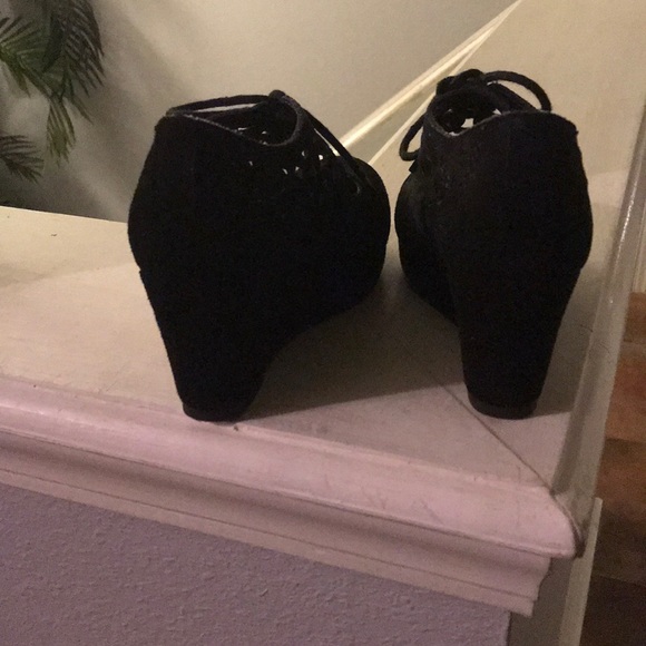 🌷Lil Girls Mary Jane Heels🌷 - Picture 3 of 8